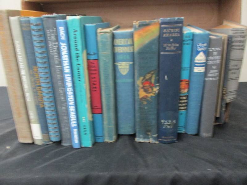 lot 30 image: Box of Vintage Books