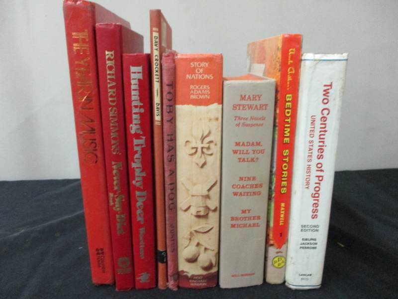 lot 31 image: Box of Vintage Books