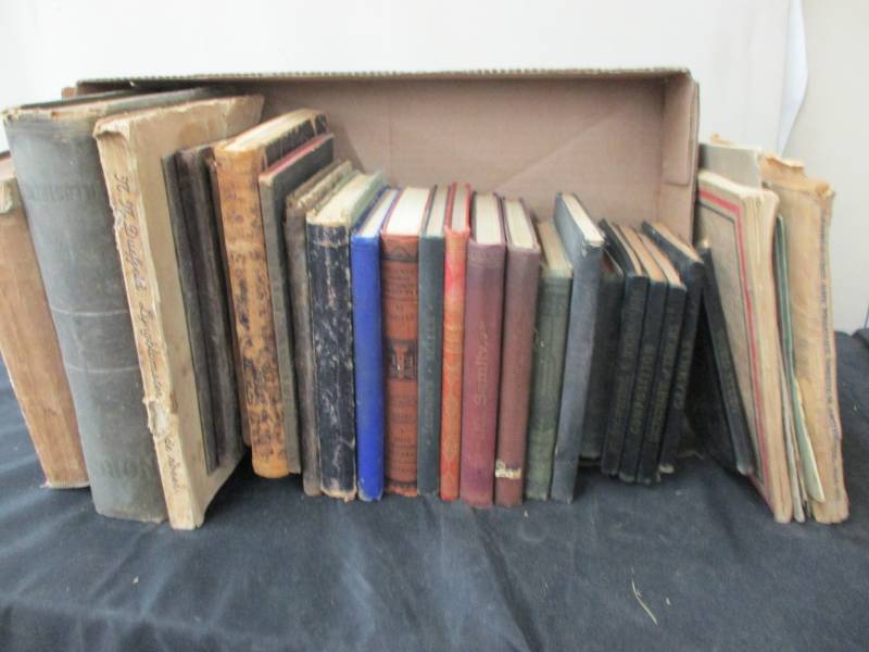lot 32 image: Box of Norweigan Books