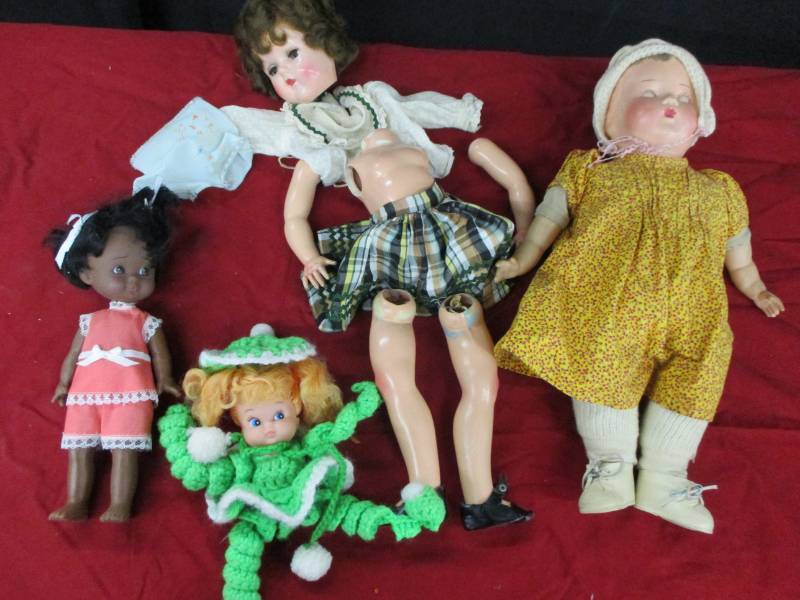 lot 36 image: Composition dolls