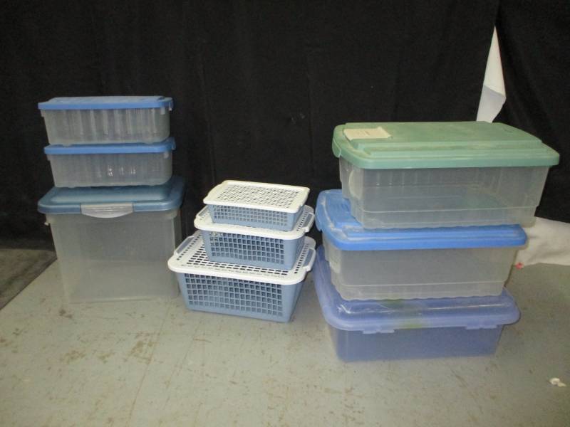lot 10 image: Storage containers