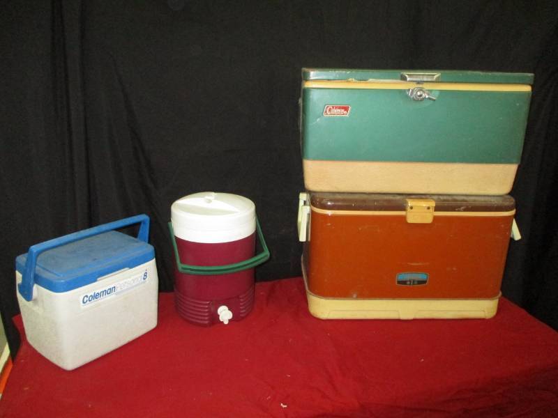 lot 48 image: Collers, Water Jug