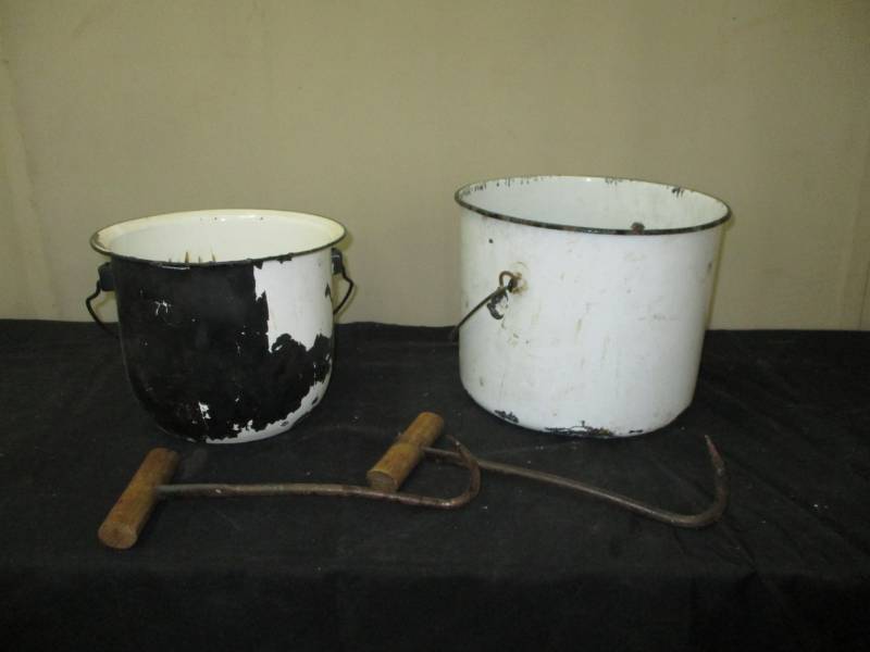 lot 59 image: Vintage Bale hooks and enamel pots