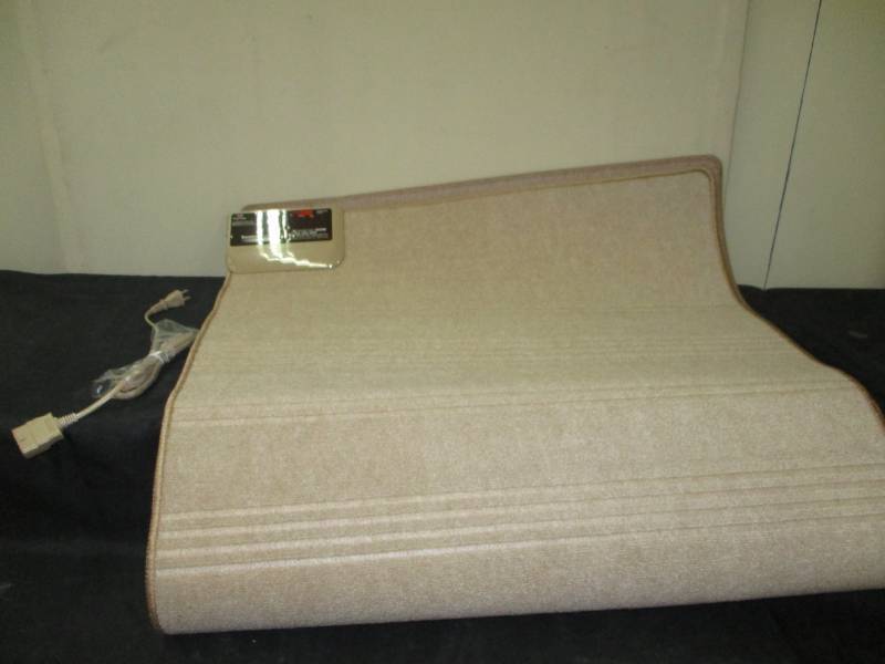 lot 89 image: 6ft heating rug for pets or a floor