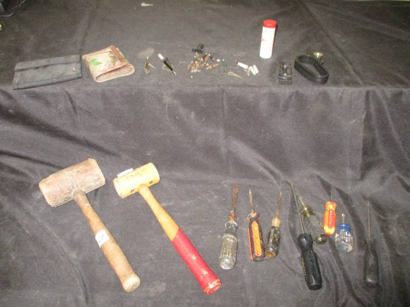 lot 107 image: Broadhead arrow tips and accecories and 2 wallets and Tools and Knife Sharpener
