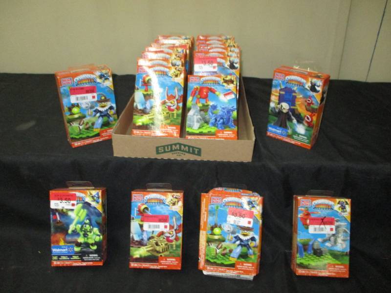 lot 121 image: 20 Skylanders new unopened