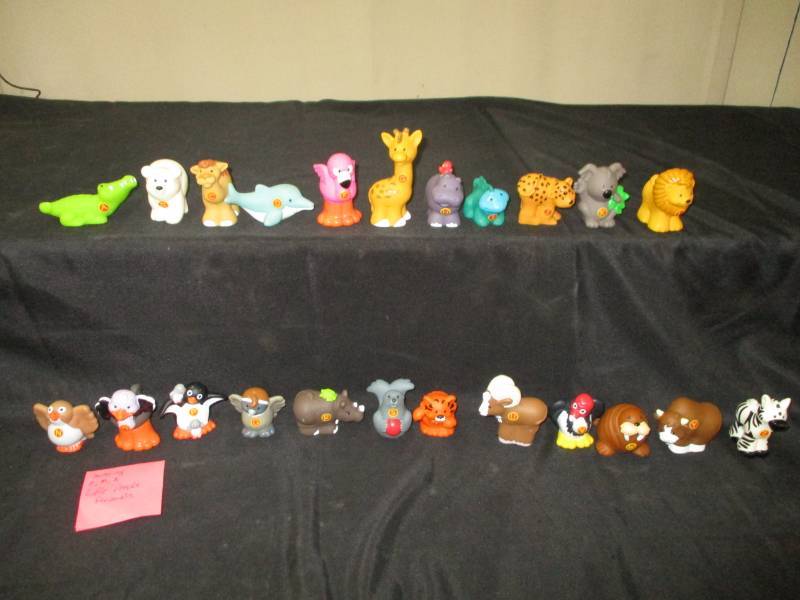 lot 141 image: Little People Animals with alphabet missing E,M and X