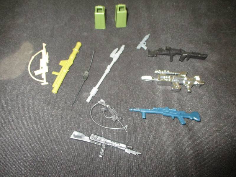 lot 164 image: G.I Joe Accesorys and Guns