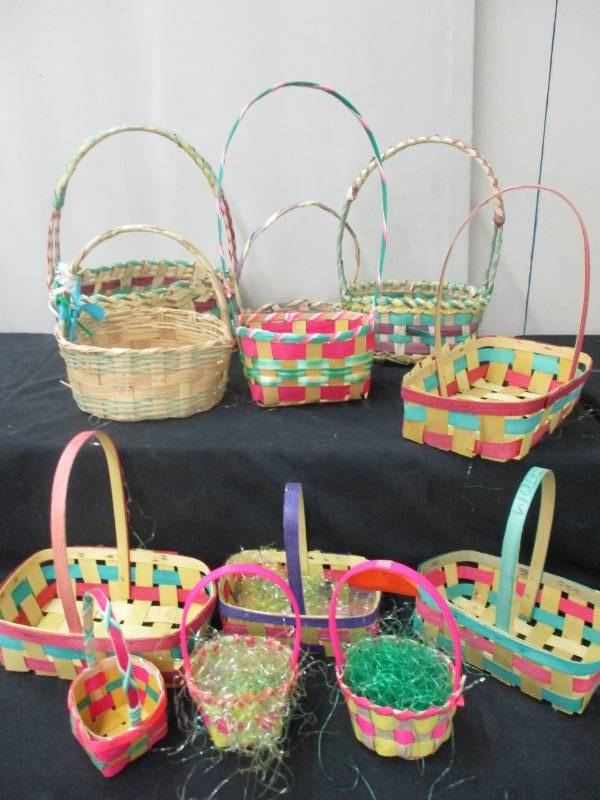lot 184 image: Easter Baskets
