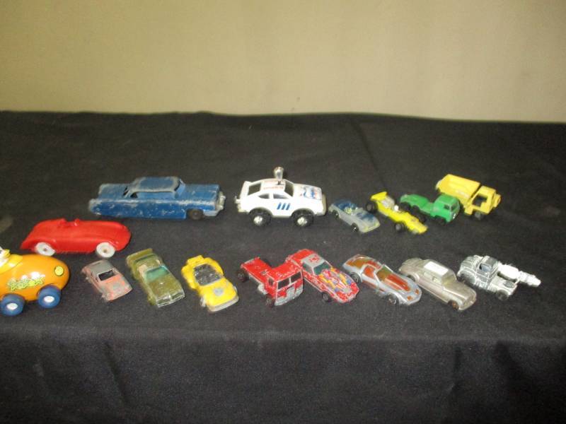 lot 190 image: Old Vintage Cars