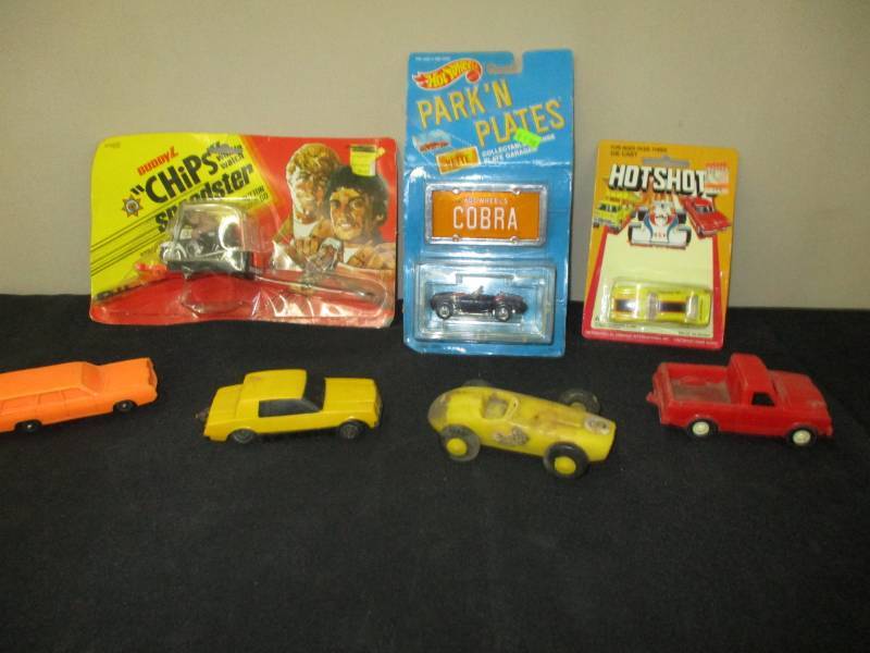 lot 193 image: Chips Speedster, Hotshot car, Hotwheels and antique old plastic cars