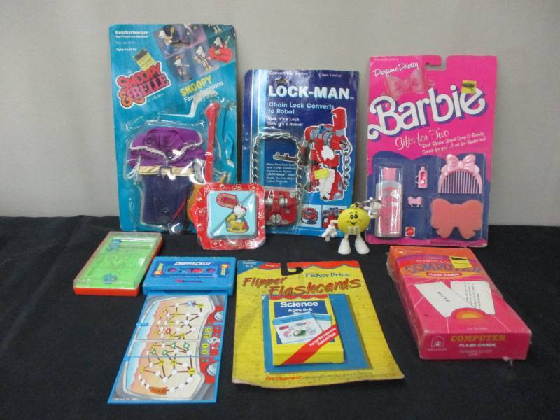 lot 195 image: Vintage Toys