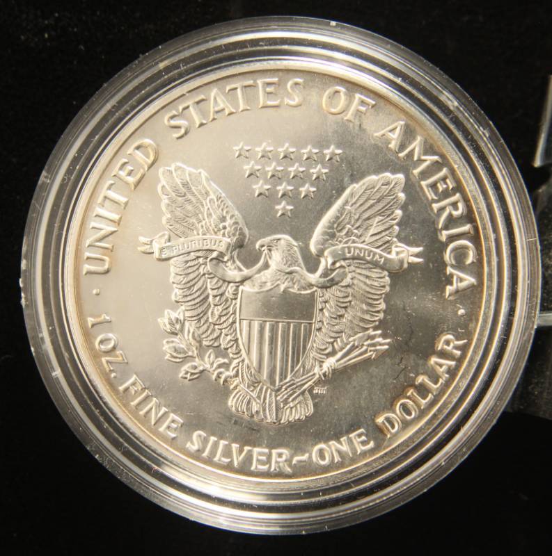 1990 AMERICAN SILVER EAGLE 1 TROY OZ. .999 FINE SILVER IN AIRTITE