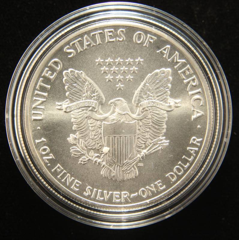 1989 AMERICAN SILVER EAGLE 1 TROY OZ. .999 FINE SILVER IN AIRTITE