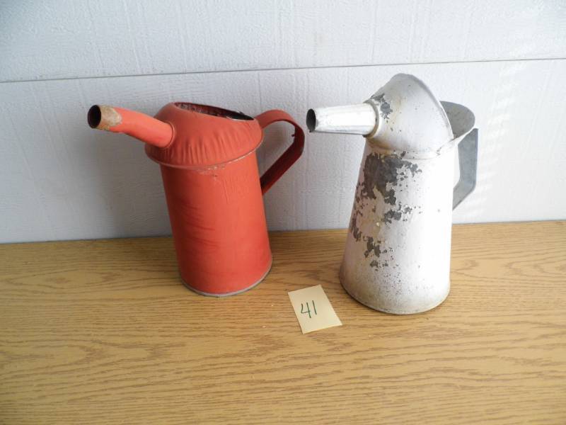 lot 41 image: Lot of 2 Oil Cans