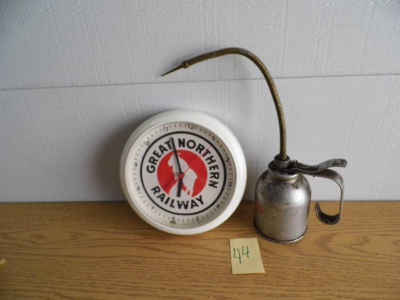 lot 44 image: Oil Can - Great Northern Clock