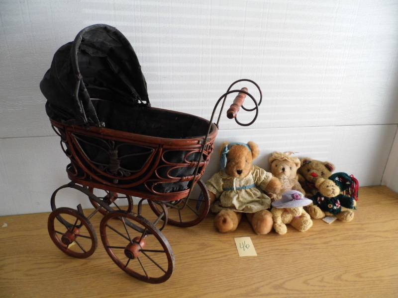 lot 46 image: Doll Buggy