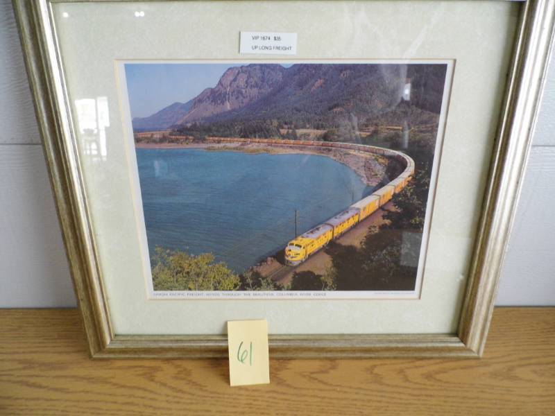 lot 61 image: Union Pacific Long Freight Train Photo