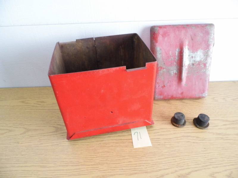 lot 71 image: Antique Tractor Parts