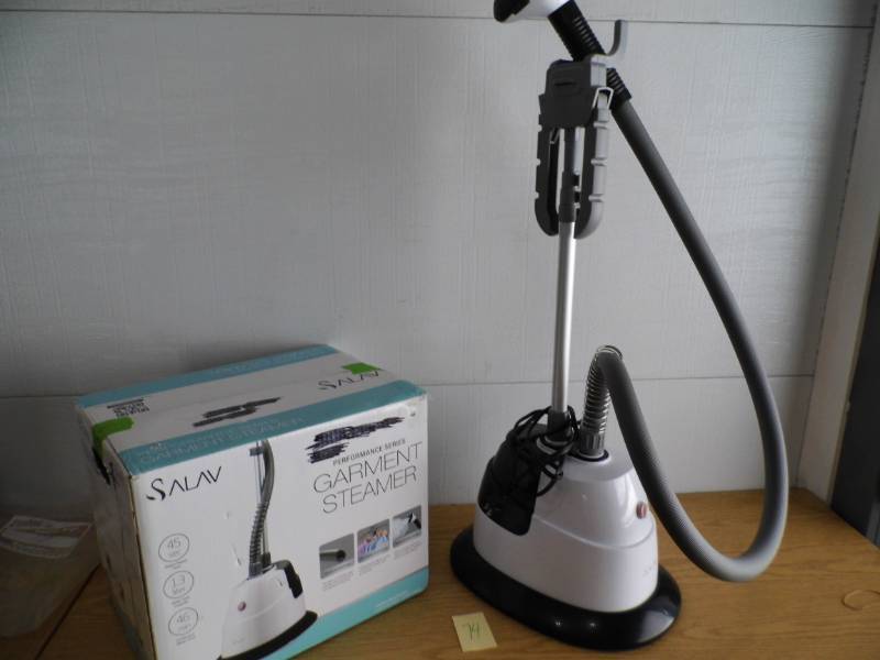 lot 74 image: Salav Garment Steamer