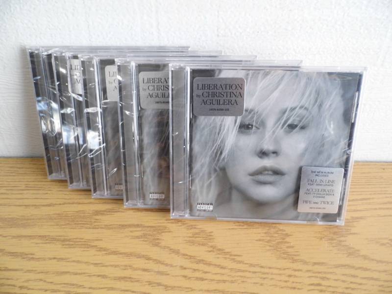 lot 75 image: Lot of 5 CDs - Chrstina Aguilera