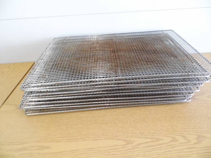lot 89 image: Lot of 11 Cooling  Baking Racks