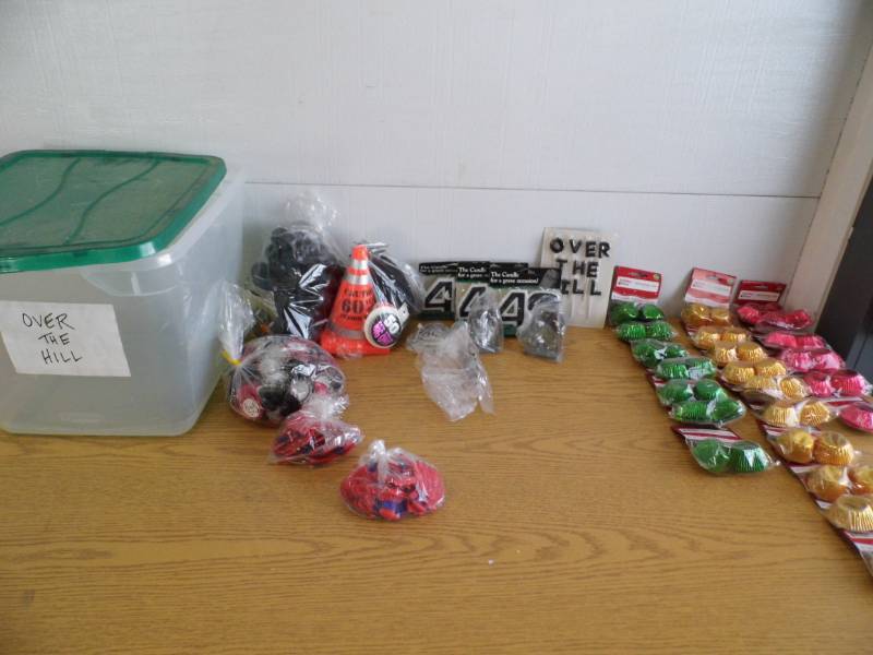 lot 94 image: Tote - Over The Hill Cake Decorating Items
