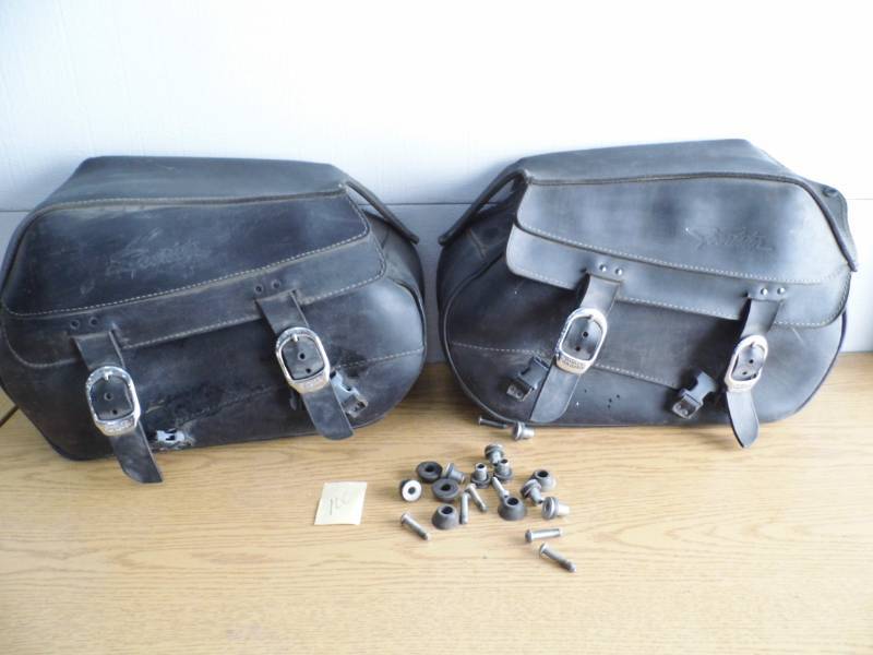 lot 100 image: Harley Davidson Sportster Saddle Bags