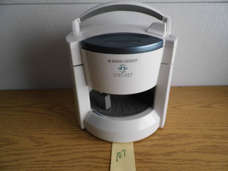 lot 107 image: Black & Decker Lids Off Jar Opener