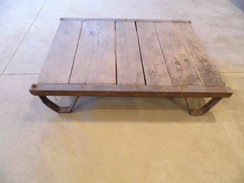 lot 150 image: Vintage Wood  Metal Pallet