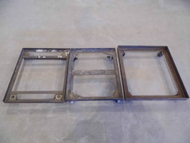 lot 154 image: Lot of 3 Rolling Carts