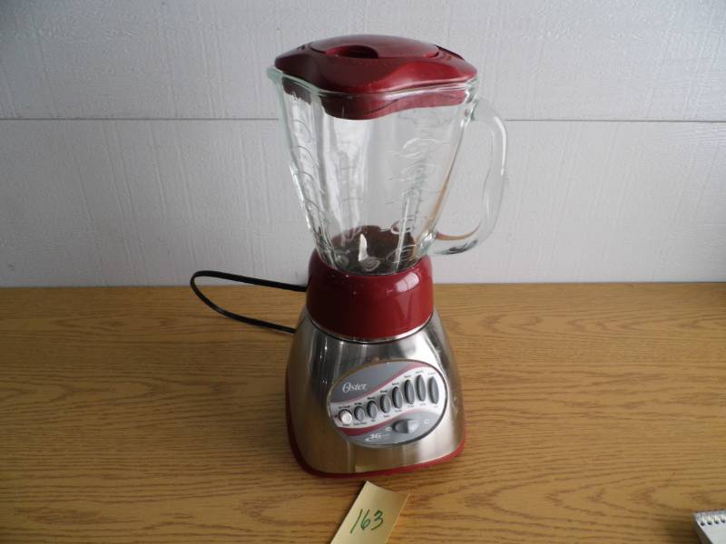 lot 163 image: Oster Blender