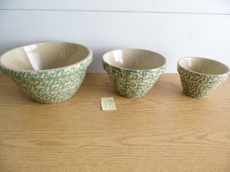 lot 170 image: Lot of 3 Roseville Sponge Bowls