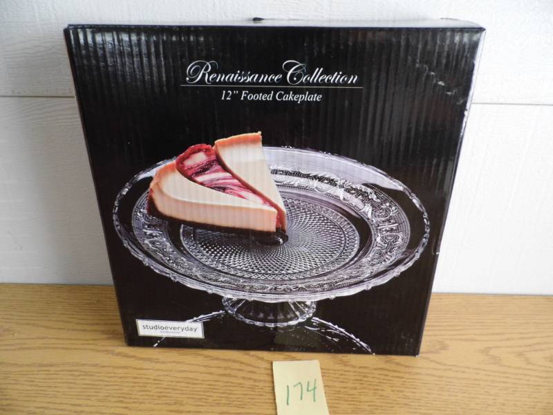 lot 174 image: Cake Plate