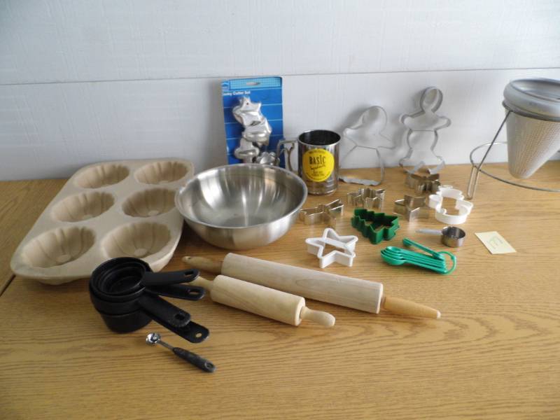 lot 177 image: Baking Items