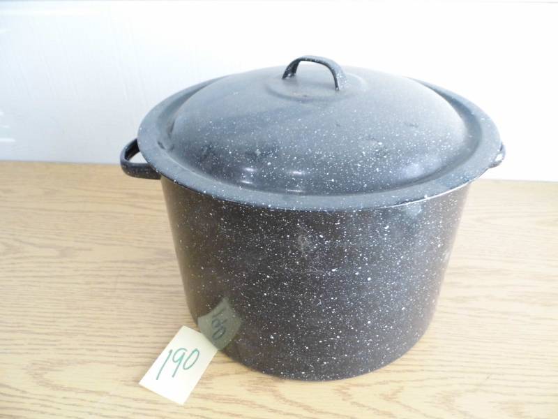 lot 190 image: Enamelware Canning Kettle