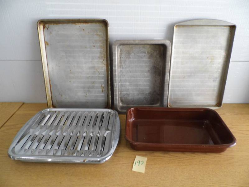 lot 192 image: Baking Pans