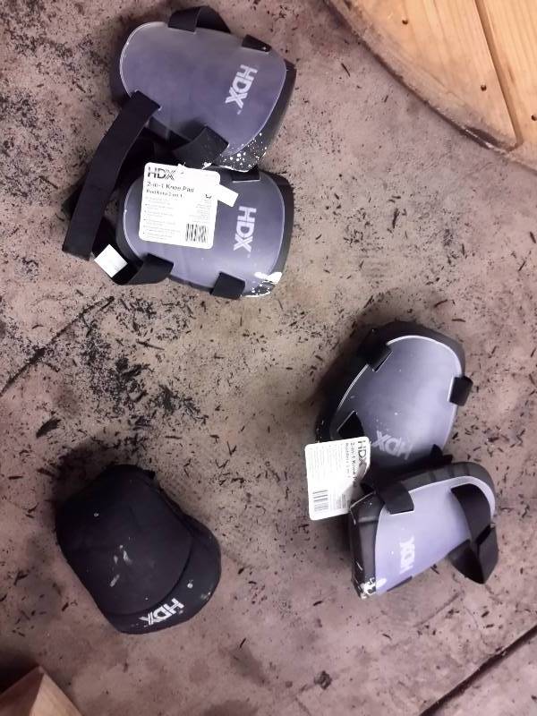 lot 46 image: Lot of Knee Pads, Please see close-ups