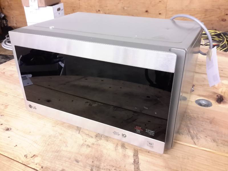 lot 37 image: LG Microwave