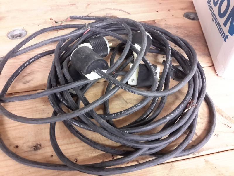 lot 64 image: 4-  20A 250V Plugs with Wire