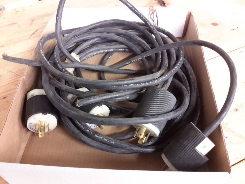 lot 65 image: 4-  20A 250V Plugs with Wire