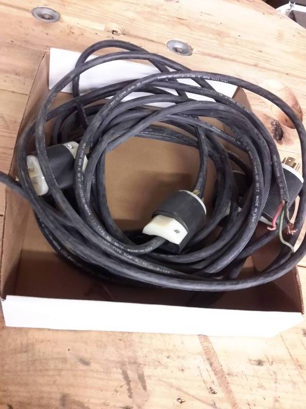 lot 66 image: 4-  20A 250V Plugs with Wire
