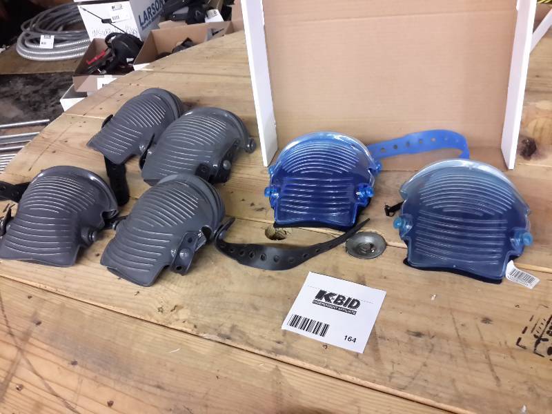 lot 164 image: Lot of Knee Pads, Please see close-ups