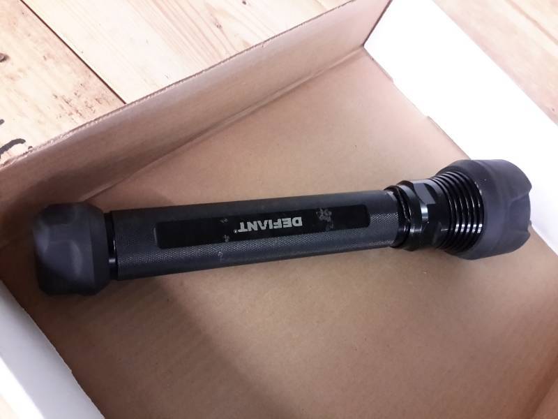 lot 16 image: Defiant Flashlight