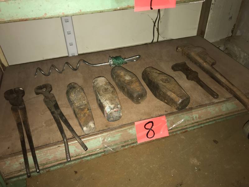 lot 8 image: Shelf of Tools