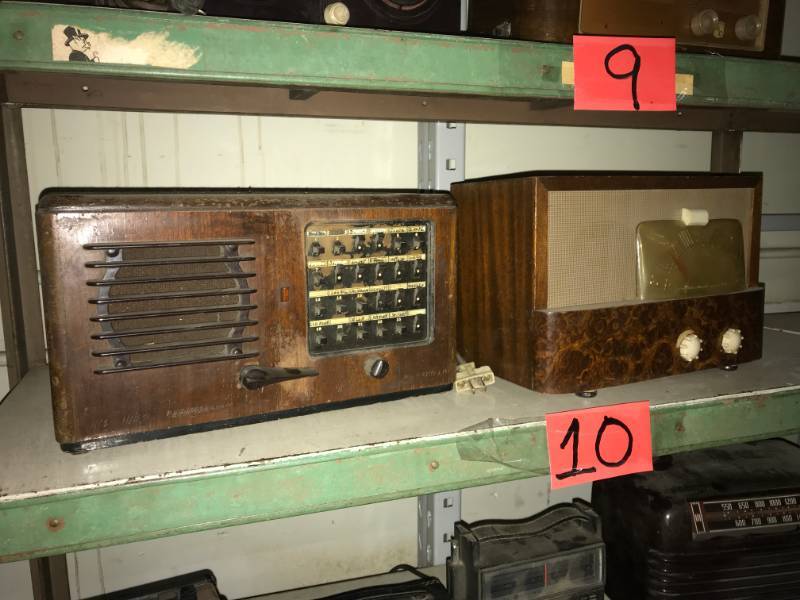 lot 10 image: Two Vintage Radios