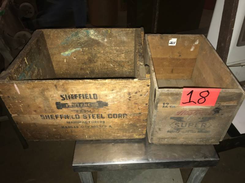 lot 18 image: Two vintage wood crates