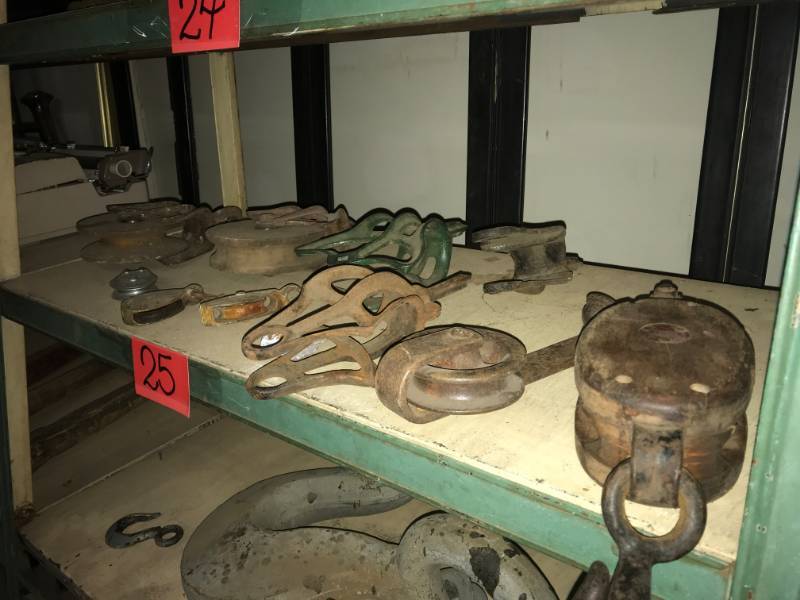 lot 25 image: Shelf of various Vintage Pulleys