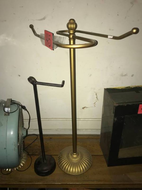 lot 45 image: Two Stands (ScarfTie)