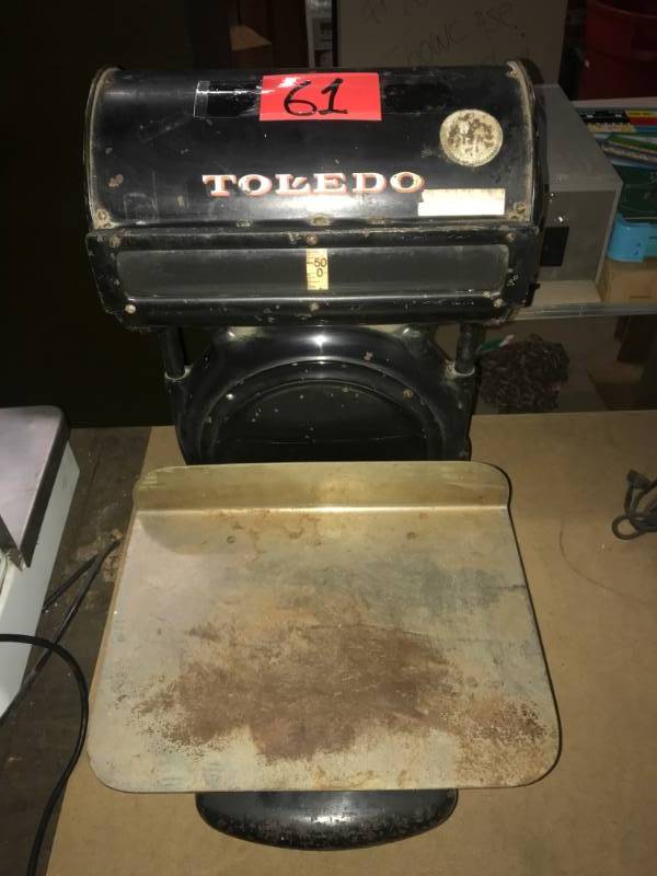 lot 61 image: Toledo Antique Scale